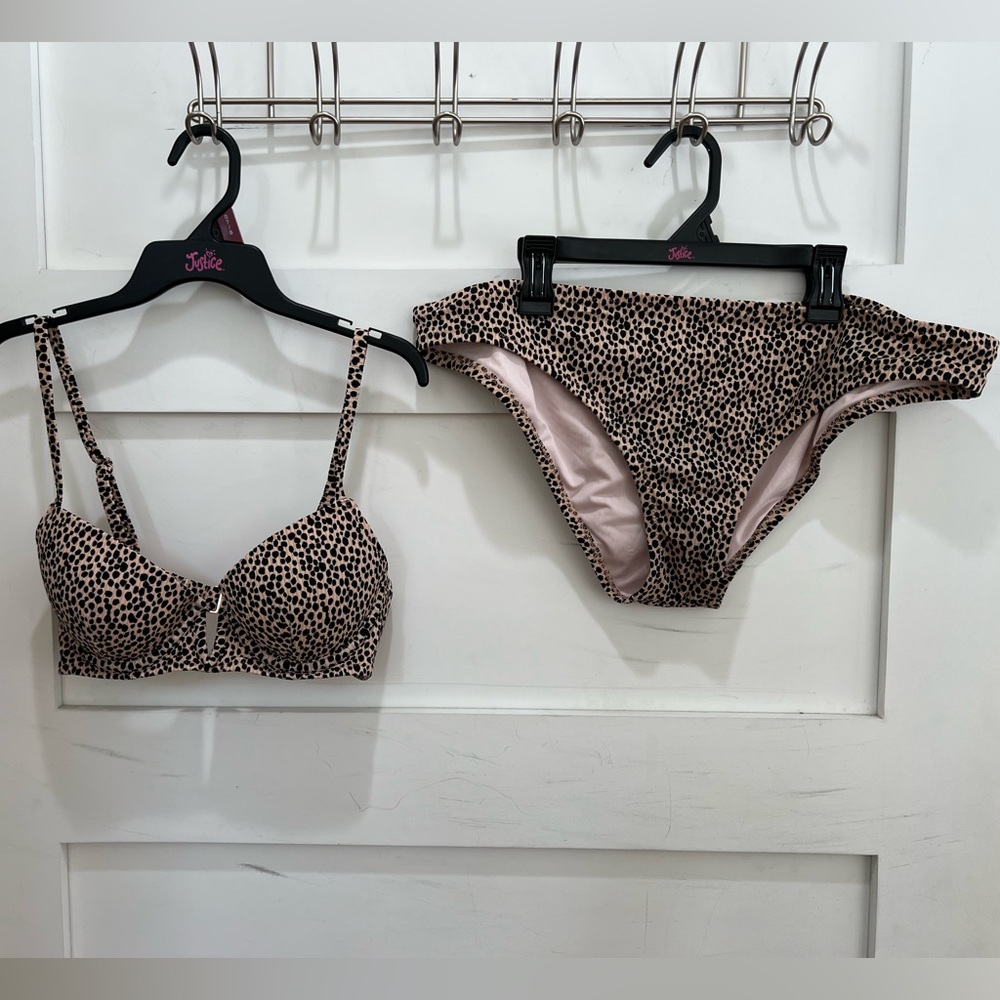 Cheetah print bikini,  bottom large, top 32 B